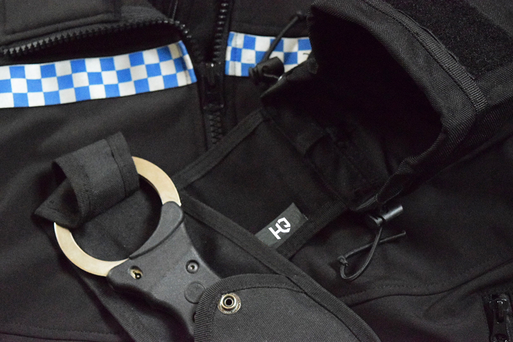 police-cuffs-dump-bag-HQ